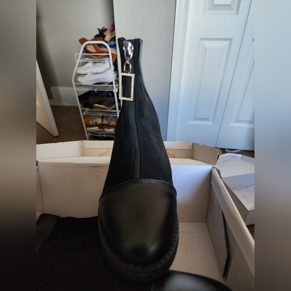 Ankle Boots - Picture 2 of 3